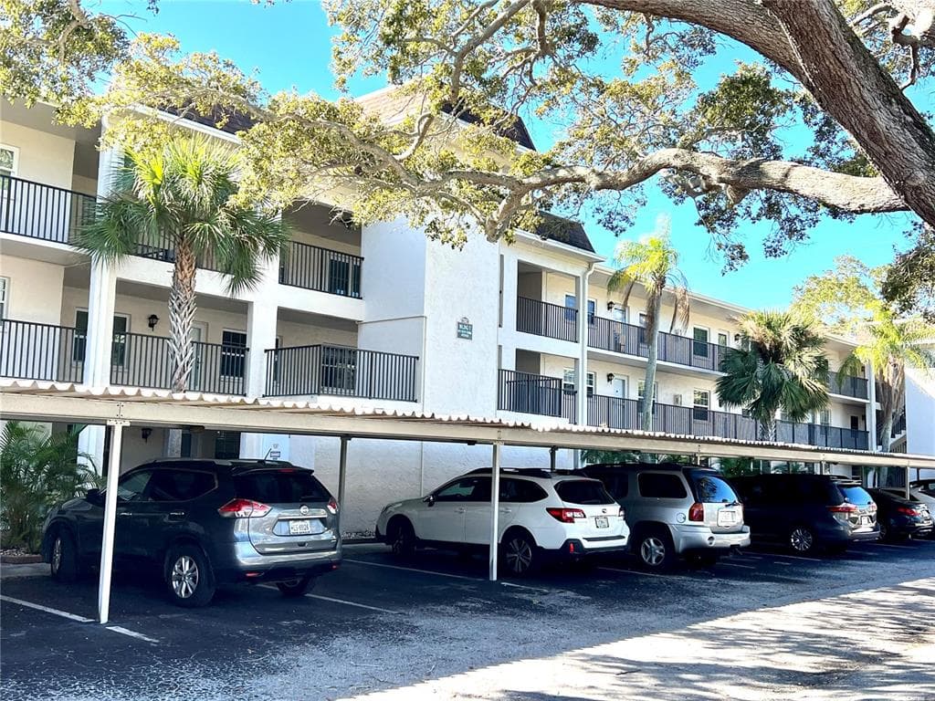 871 NEW YORK AVENUE UNIT 206 DUNEDIN, FL 34698