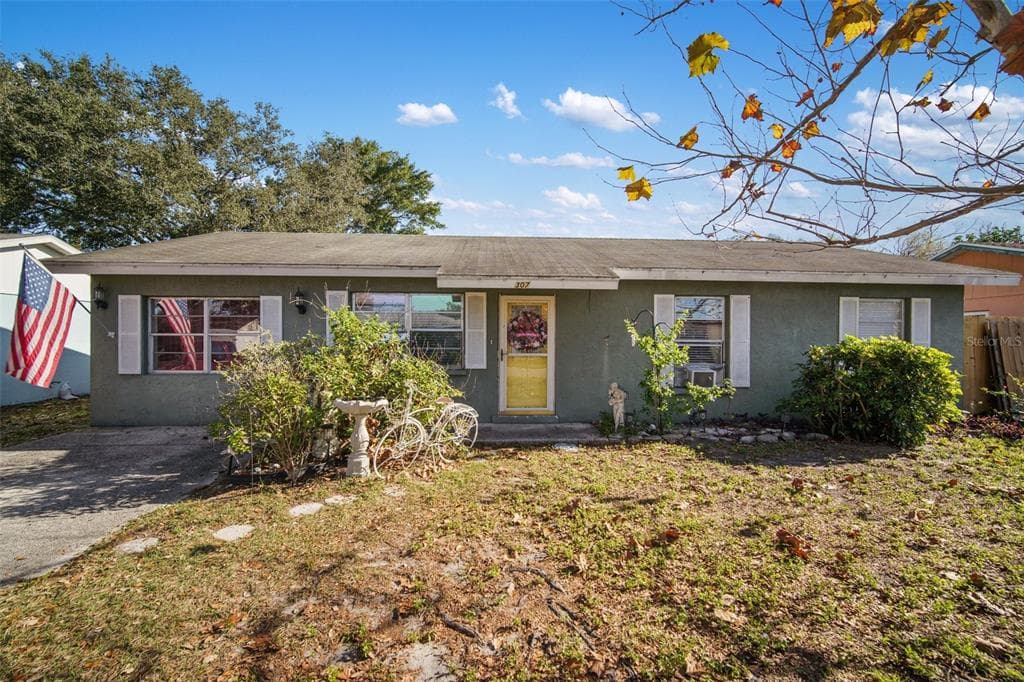 307 67TH STREET NE BRADENTON, FL 34208