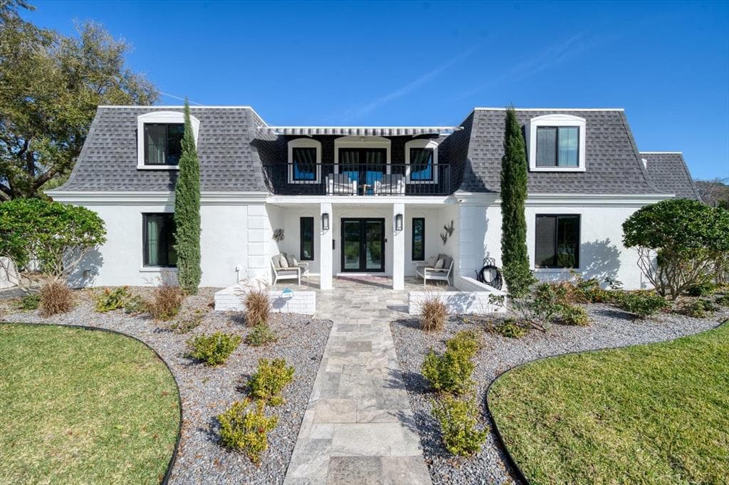 618 SUNSET DRIVE S ST PETERSBURG, FL 33707