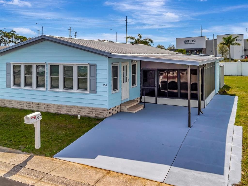 200 S PORT ROYAL LANE APOLLO BEACH, FL 33572