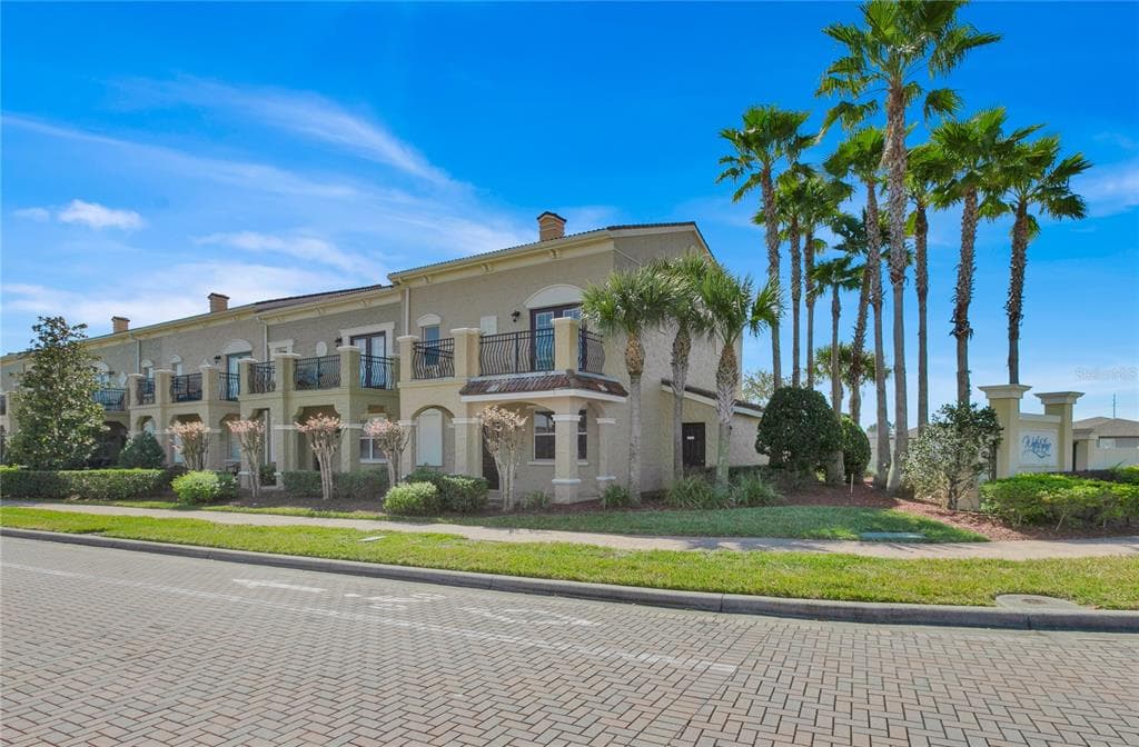 2286 BELLA VISTA DRIVE