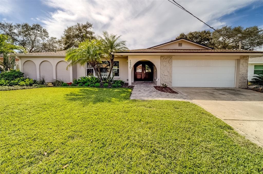 1970 COVE DRIVE LARGO, FL 33774