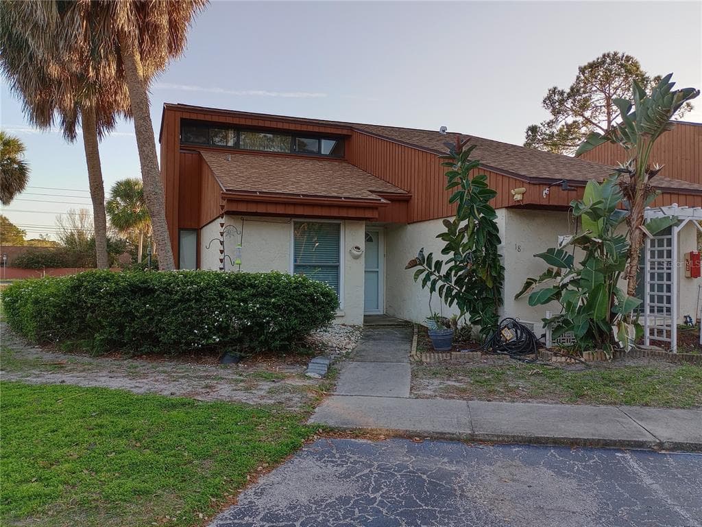 2058 SUNSET POINT ROAD UNIT 18 CLEARWATER, FL 33765
