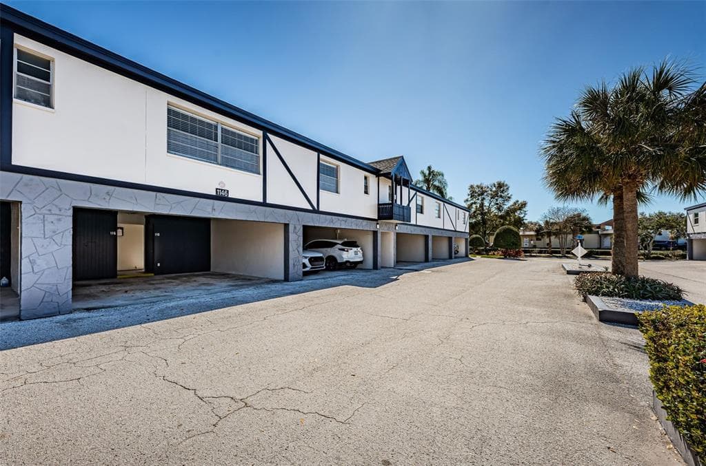 1146 KING ARTHUR COURT UNIT 110 DUNEDIN, FL 34698