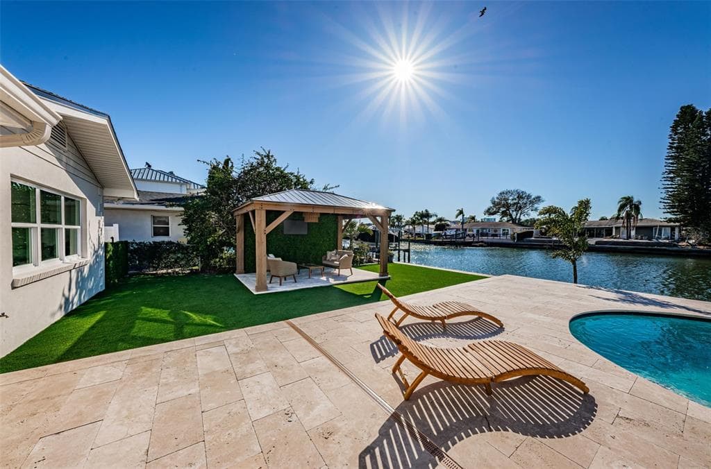 3950 VERSAILLES DRIVE TAMPA, FL 33634