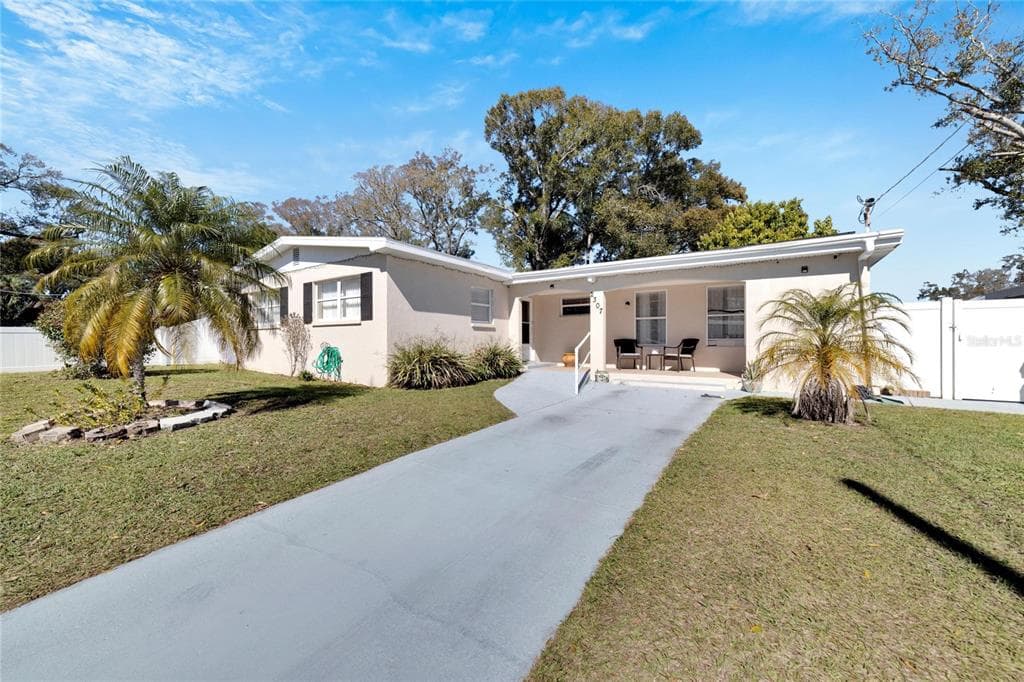 2307 W BROAD STREET TAMPA, FL 33604