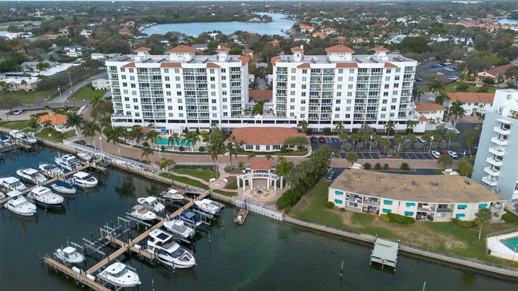 1325 SNELL ISLE BOULEVARD NE UNIT 404 ST PETERSBURG, FL 33704
