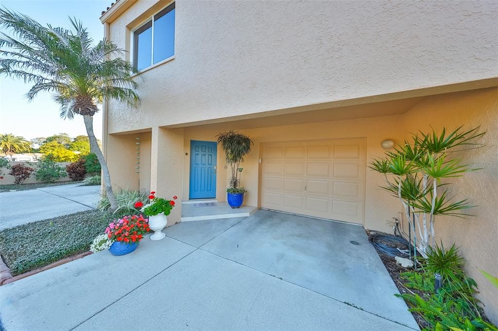 1605 ROYAL PALM DRIVE S UNIT B GULFPORT, FL 33707