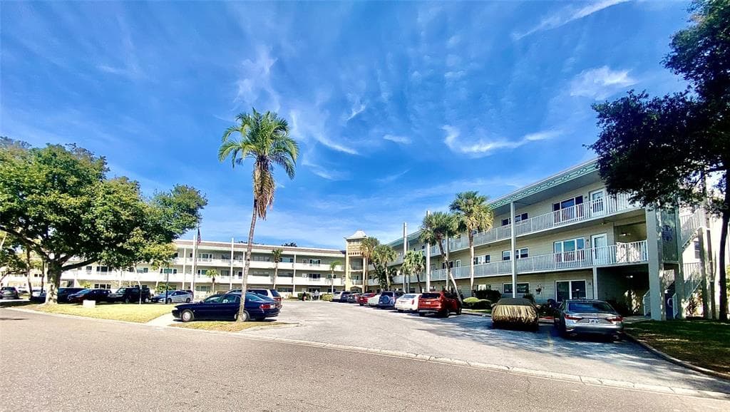 2071 AUSTRALIA WAY W UNIT 35 CLEARWATER, FL 33763