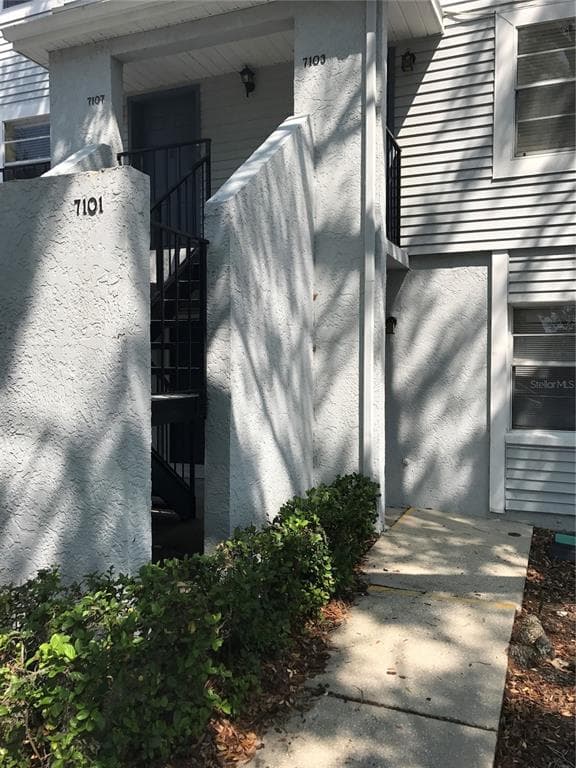 7001 WATERSIDE DRIVE UNIT 7001 TAMPA, FL 33617
