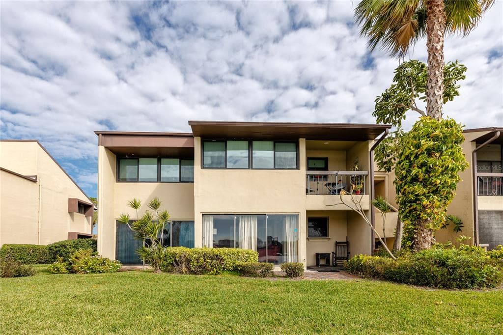 720 N VILLAGE DRIVE N UNIT 104 ST PETERSBURG, FL 33716
