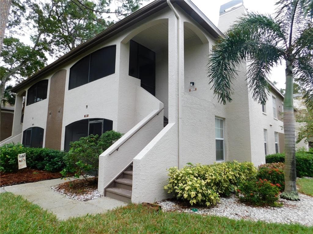 3017 BONAVENTURE CIRCLE UNIT 201 PALM HARBOR, FL 34684