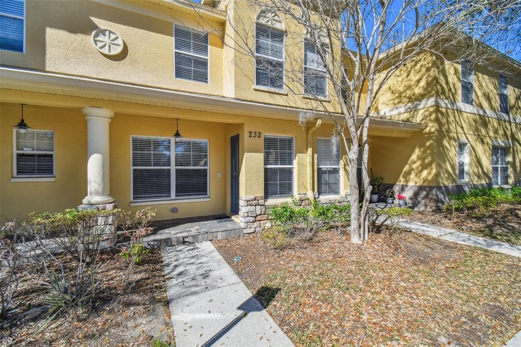232 HARDCASTLE PLACE VALRICO, FL 33594