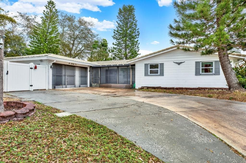 10744 DRUMMOND ROAD TAMPA, FL 33615