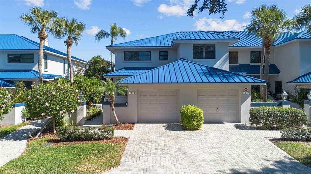 1643 WATERMARK CIRCLE NE ST PETERSBURG, FL 33702