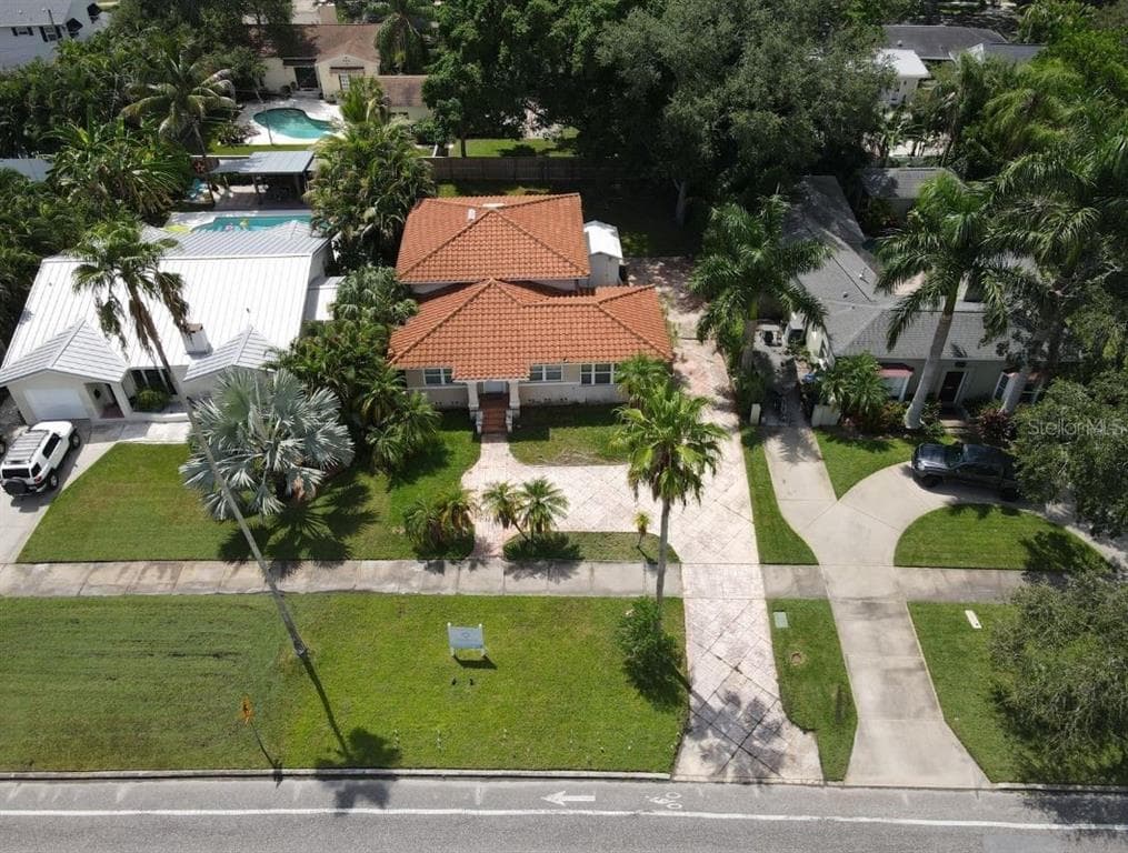 945 SNELL ISLE BOULEVARD NE ST PETERSBURG, FL 33704