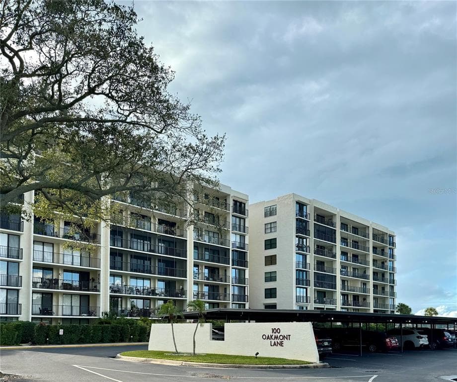 100 OAKMONT LANE UNIT 605