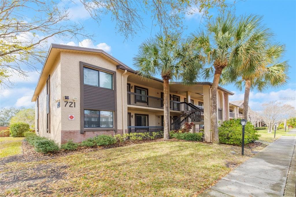 721 83RD AVENUE N UNIT 202 ST PETERSBURG, FL 33702