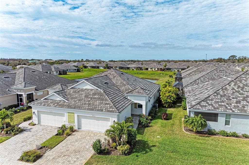 7518 CAMPUS COVE SARASOTA, FL 34243