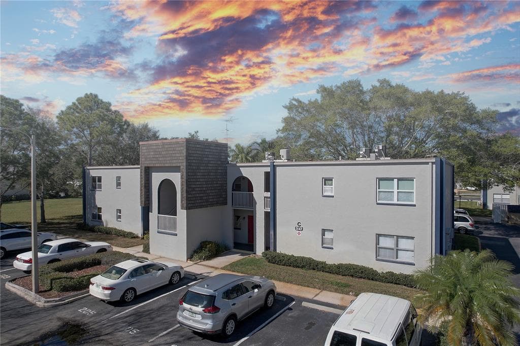 3147 29TH AVENUE N UNIT 107 ST PETERSBURG, FL 33713
