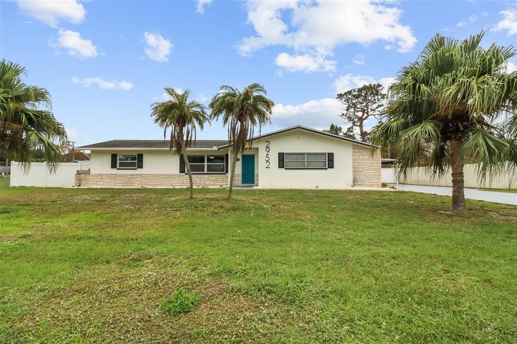 2952 ADRIAN AVENUE LARGO, FL 33774