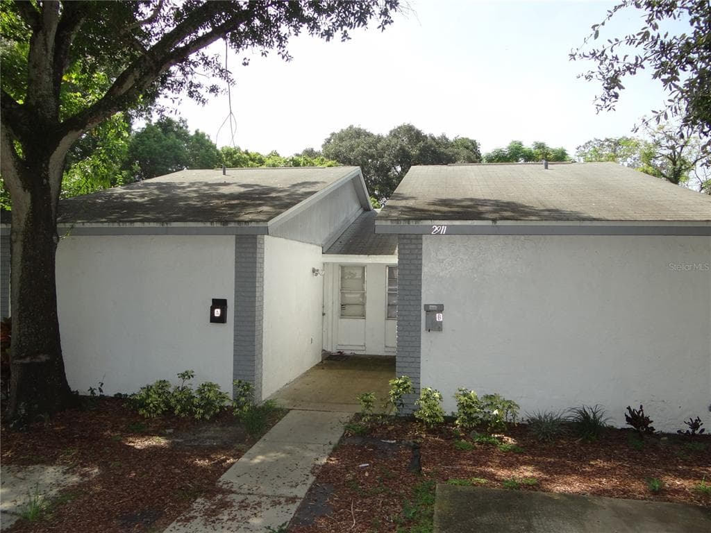 2911 E 19TH AVENUE TAMPA, FL 33605