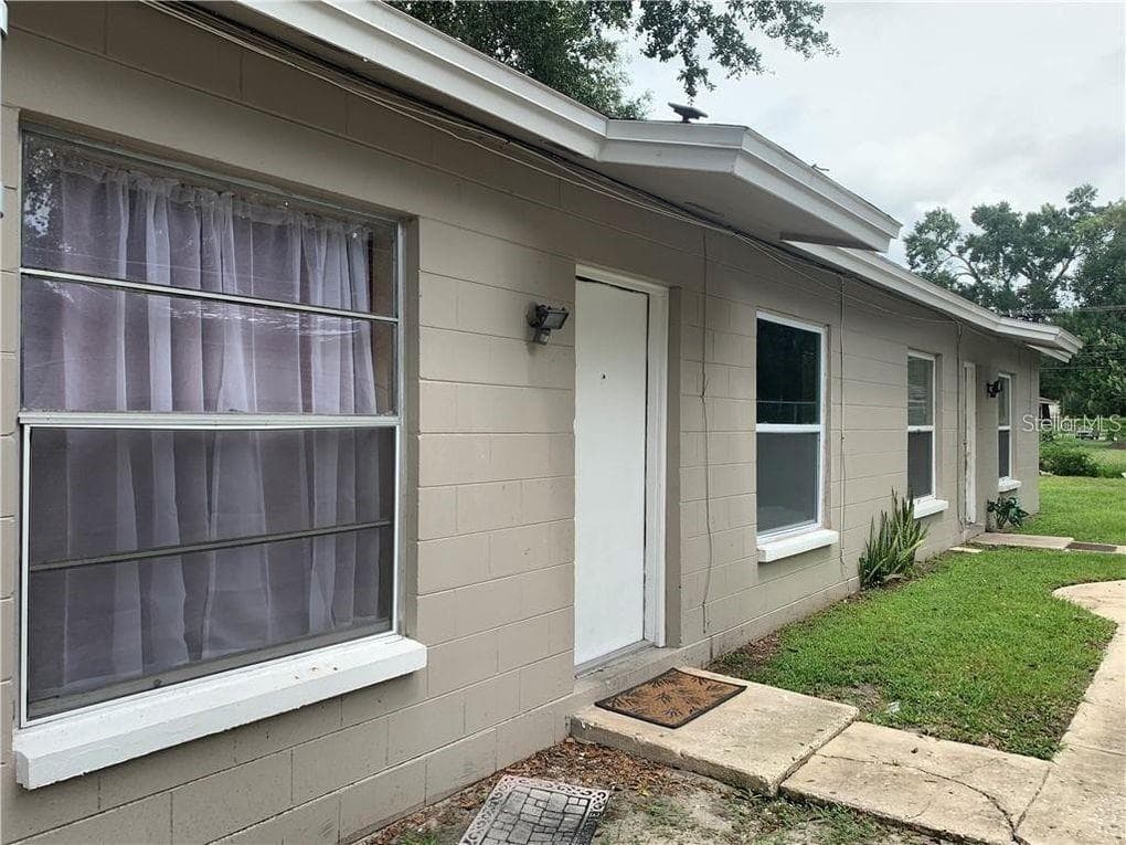 8619 N MULBERRY STREET TAMPA, FL 33604