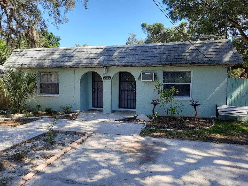 9809 N JASMINE AVENUE TAMPA, FL 33612