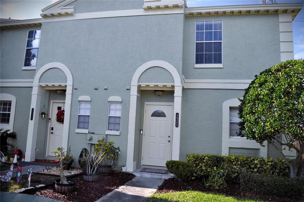 1522 CHATEAUX DE VILLE COURT CLEARWATER, FL 33764