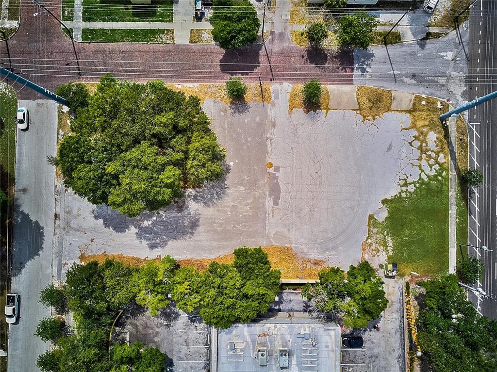 1ST AVENUE S ST PETERSBURG, FL 33711
