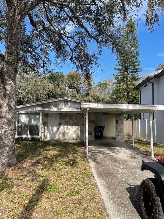 6312 S SELBOURNE AVENUE TAMPA, FL 33611