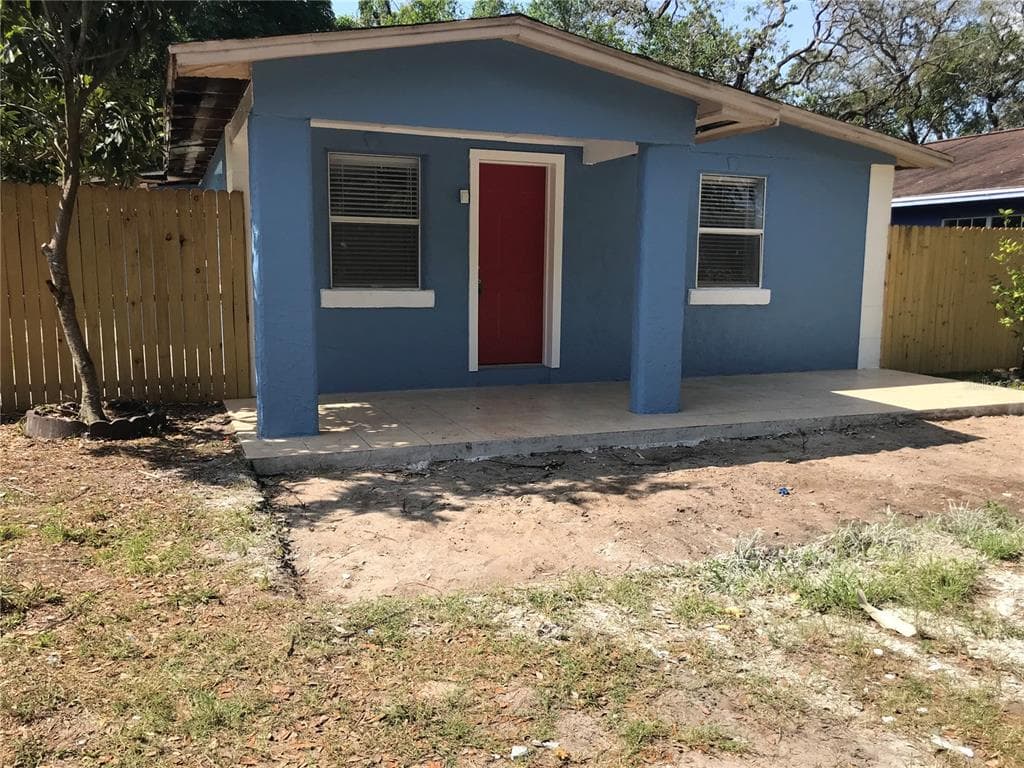 2013 E OKALOOSA AVENUE TAMPA, FL 33604