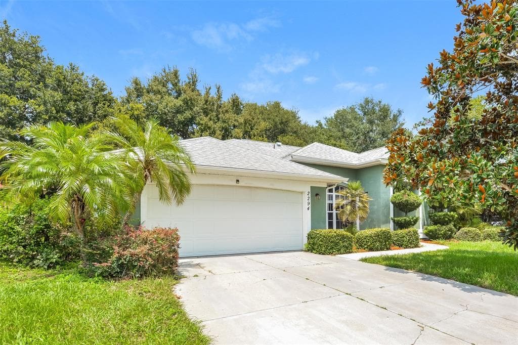 2294 LAKE POINTE CIRCLE LEESBURG, FL 34748