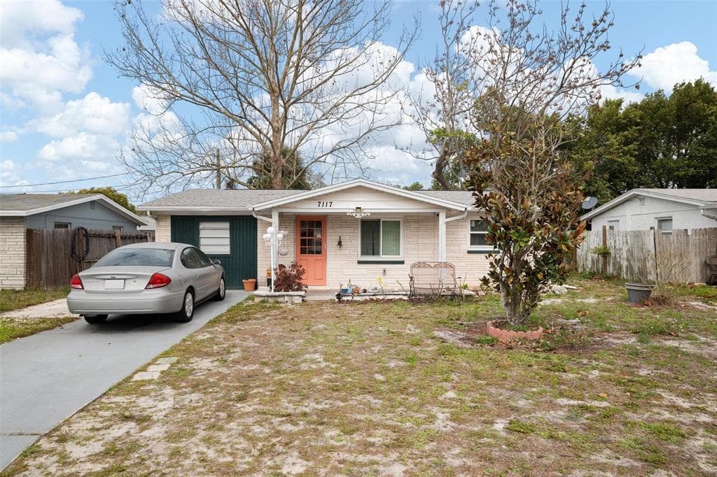 7117 GULF BREEZE CIRCLE