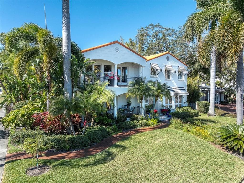 2600 COFFEE POT BOULEVARD NE ST PETERSBURG, FL 33704