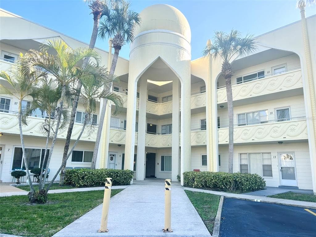 2361 ECUADORIAN WAY UNIT 31 CLEARWATER, FL 33763