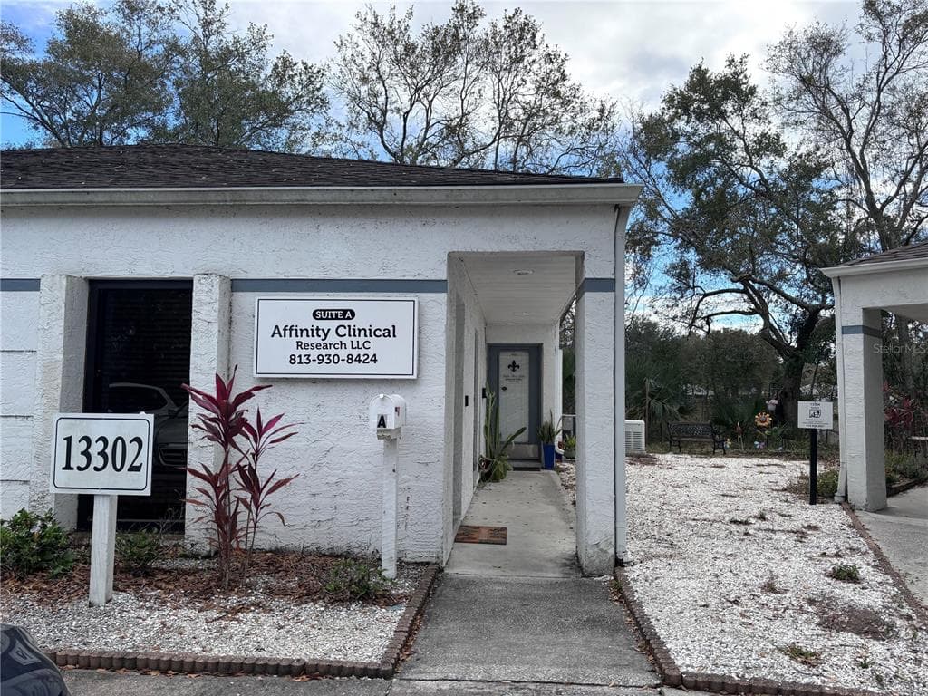 13302 WINDING OAK COURT UNIT B TAMPA, FL 33612