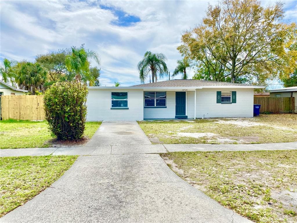 4714 W BAY AVENUE TAMPA, FL 33616