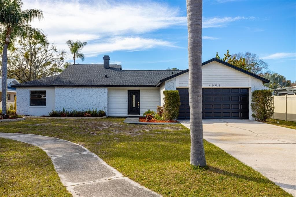4904 COUNTRY AIRE LANE TAMPA, FL 33624