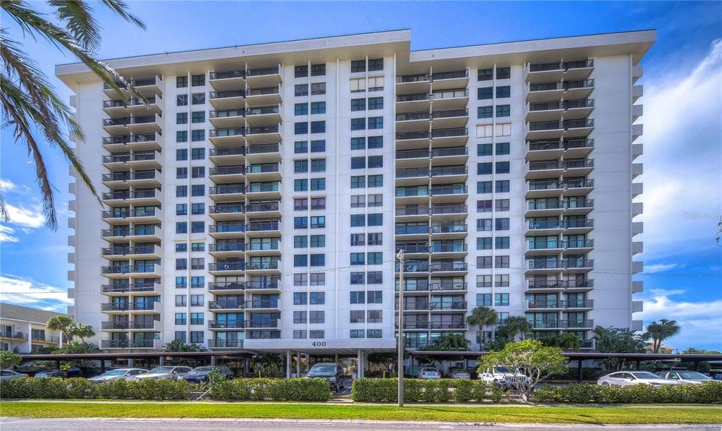 400 ISLAND WAY UNIT 902 CLEARWATER, FL 33767
