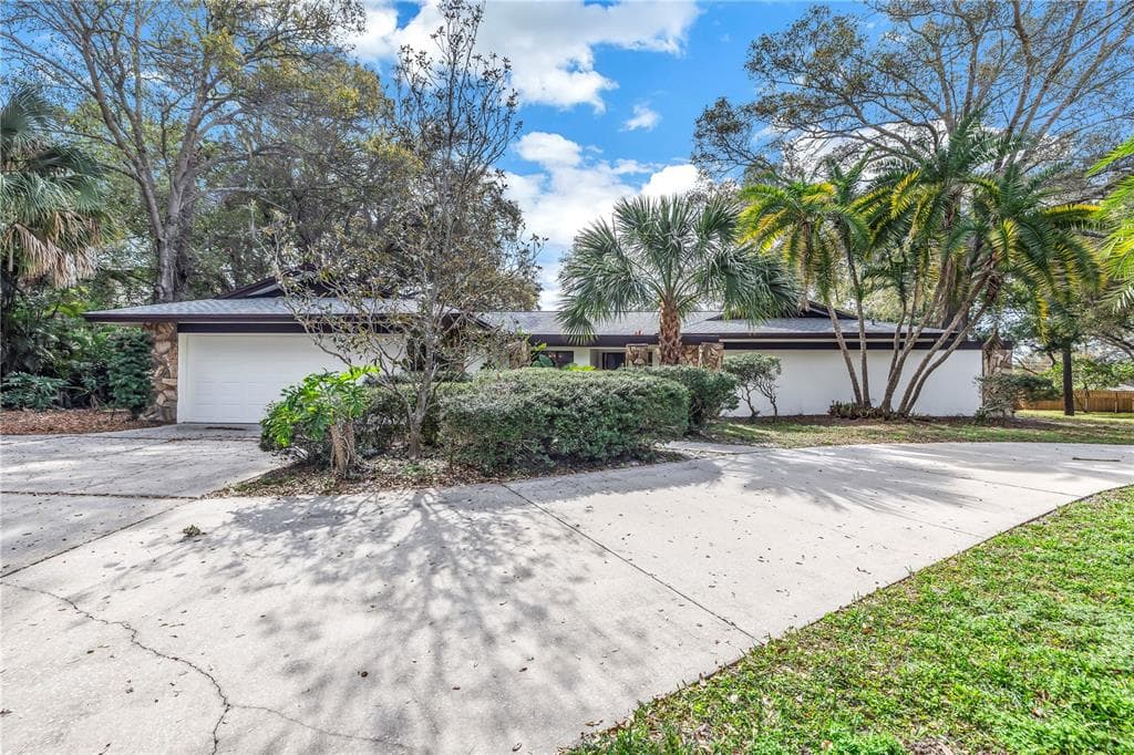 1015 FOREST COURT DUNEDIN, FL 34698