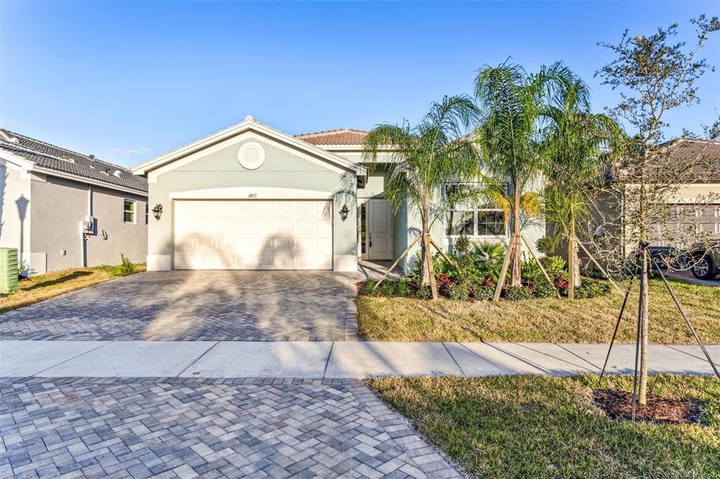 4877 AVILA LAKES DRIVE WIMAUMA, FL 33598