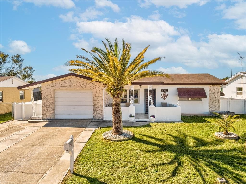9913 CROFTON LANE PORT RICHEY, FL 34668