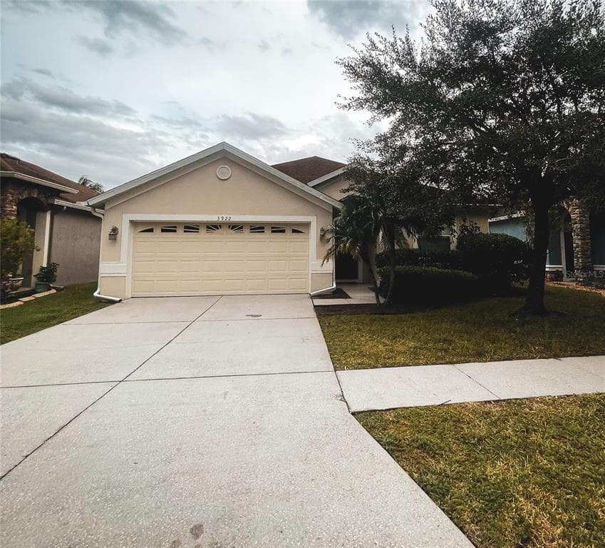 3922 WASHBURN PLACE WESLEY CHAPEL, FL 33543