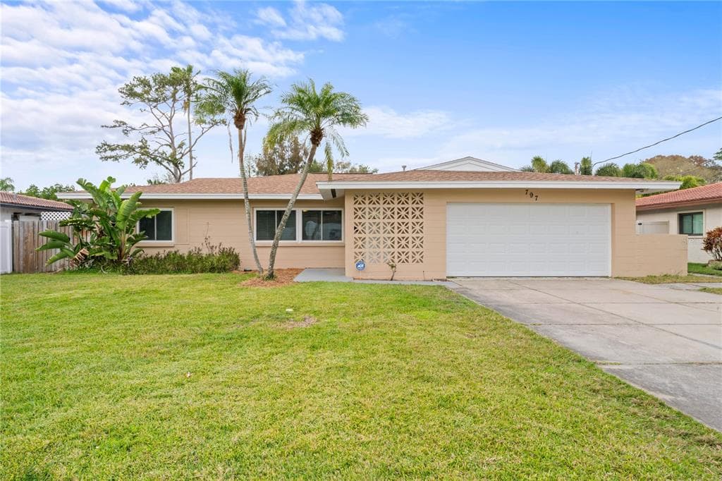 797 45TH AVENUE NE ST PETERSBURG, FL 33703