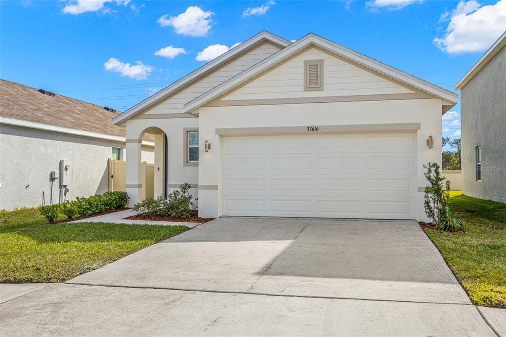33616 BARBERRY LEAF WAY WESLEY CHAPEL, FL 33543