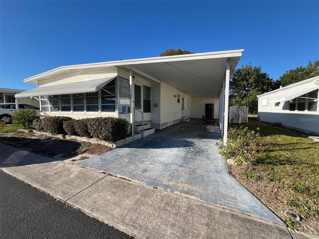 90 ROYAL PALM CIRCLE LARGO, FL 33778