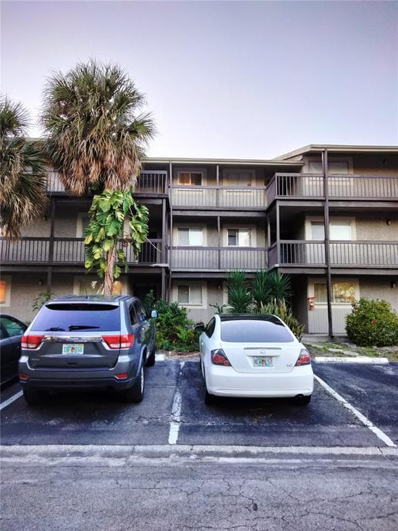 6336 NEWTOWN CIRCLE UNIT 36B2 TAMPA, FL 33615