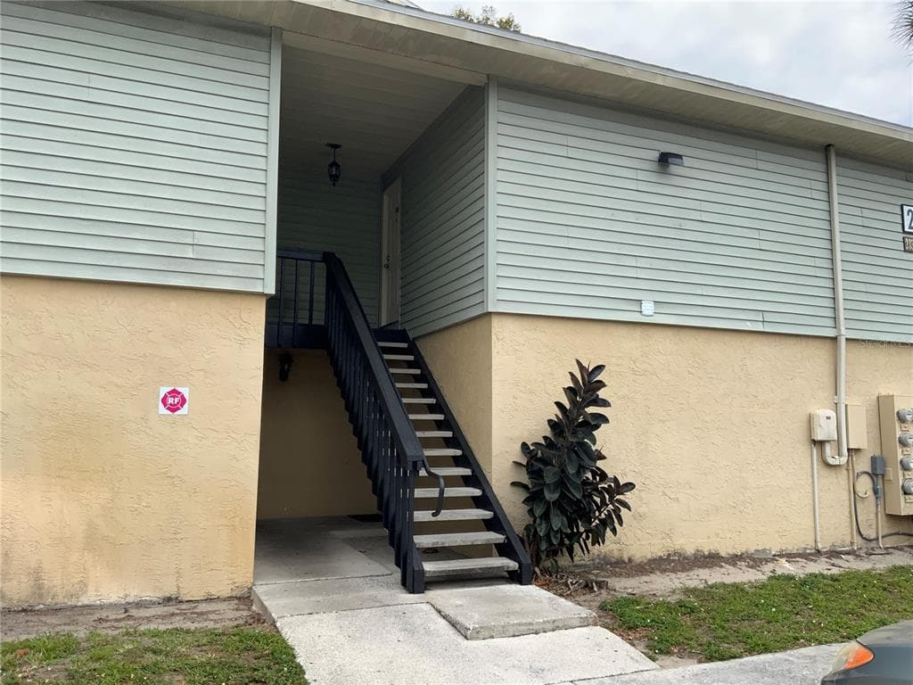 233 RED MAPLE PLACE UNIT 233 BRANDON, FL 33510