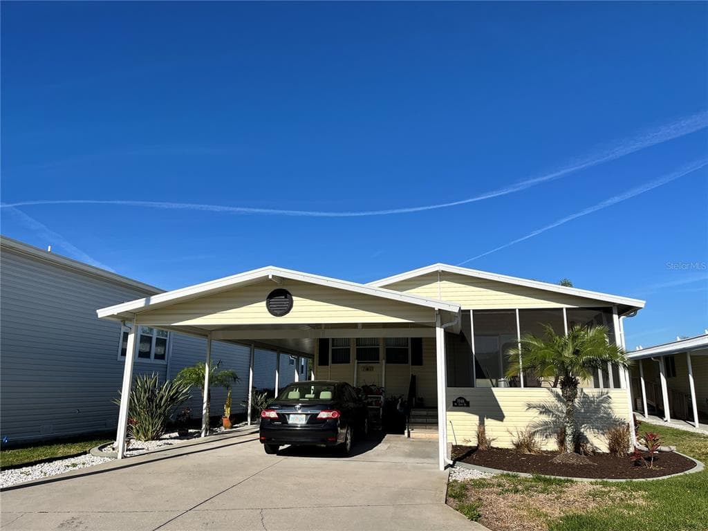 7048 MOUNT ESSEX DRIVE NE UNIT 493 ST PETERSBURG, FL 33702
